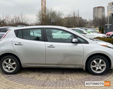 Серый Ниссан Лиф, объемом двигателя 24 л и пробегом 80 тыс. км за 9400 $, фото 7 на Automoto.ua