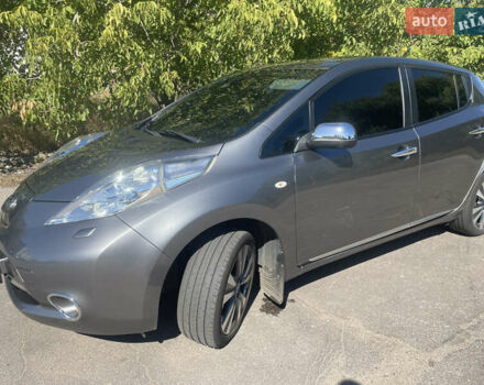 Серый Ниссан Лиф, объемом двигателя 0 л и пробегом 127 тыс. км за 7799 $, фото 18 на Automoto.ua