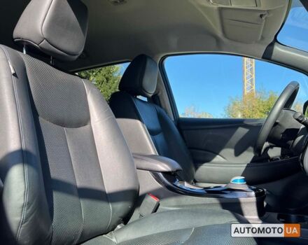 Серый Ниссан Лиф, объемом двигателя 24 л и пробегом 60 тыс. км за 9000 $, фото 8 на Automoto.ua