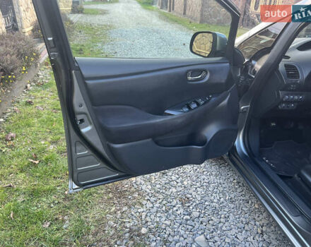 Ниссан Лиф 2014 в Черновцах на Automoto.ua Серый Ниссан Лиф, объемом двигателя 0 л и пробегом 83 тыс. км за 5900 $, фото 22 на Automoto.ua