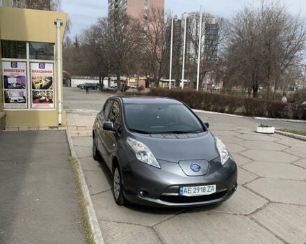 Серый Ниссан Лиф, объемом двигателя 0 л и пробегом 121 тыс. км за 7000 $, фото 9 на Automoto.ua