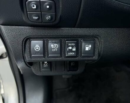 Сірий Ніссан Ліф, об'ємом двигуна 0 л та пробігом 122 тис. км за 8000 $, фото 6 на Automoto.ua