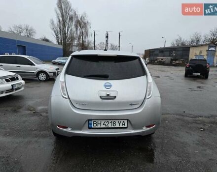 Серый Ниссан Лиф, объемом двигателя 0 л и пробегом 103 тыс. км за 6999 $, фото 4 на Automoto.ua