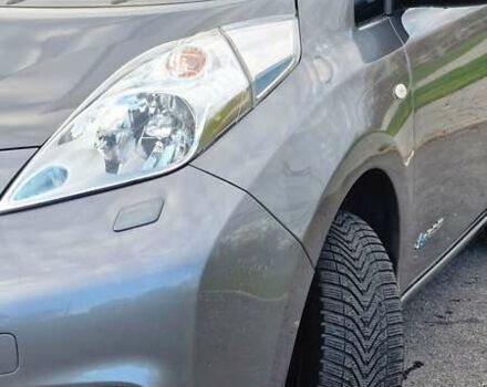 Серый Ниссан Лиф, объемом двигателя 0 л и пробегом 137 тыс. км за 7000 $, фото 1 на Automoto.ua