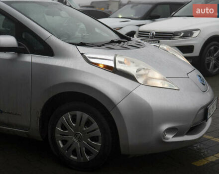 Сірий Ніссан Ліф, об'ємом двигуна 0 л та пробігом 173 тис. км за 6000 $, фото 11 на Automoto.ua