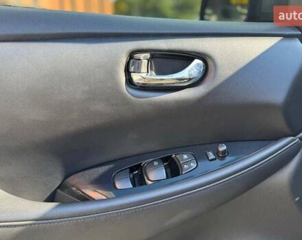 Серый Ниссан Лиф, объемом двигателя 0 л и пробегом 166 тыс. км за 12800 $, фото 6 на Automoto.ua