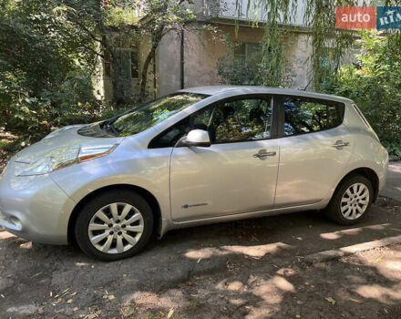 Сірий Ніссан Ліф, об'ємом двигуна 0 л та пробігом 101 тис. км за 6950 $, фото 1 на Automoto.ua
