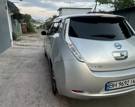 Серый Ниссан Лиф, объемом двигателя 0 л и пробегом 130 тыс. км за 6500 $, фото 4 на Automoto.ua