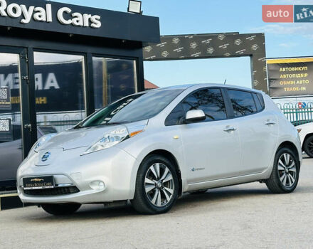 Серый Ниссан Лиф, объемом двигателя 0 л и пробегом 67 тыс. км за 8500 $, фото 5 на Automoto.ua