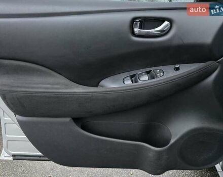 Серый Ниссан Лиф, объемом двигателя 0 л и пробегом 103 тыс. км за 6999 $, фото 9 на Automoto.ua