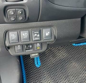 Серый Ниссан Лиф, объемом двигателя 0 л и пробегом 127 тыс. км за 8000 $, фото 6 на Automoto.ua