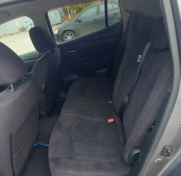 Серый Ниссан Лиф, объемом двигателя 0 л и пробегом 127 тыс. км за 8000 $, фото 18 на Automoto.ua