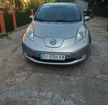 Серый Ниссан Лиф, объемом двигателя 0 л и пробегом 130 тыс. км за 7770 $, фото 6 на Automoto.ua