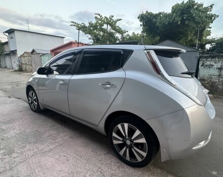 Серый Ниссан Лиф, объемом двигателя 0 л и пробегом 130 тыс. км за 6500 $, фото 3 на Automoto.ua