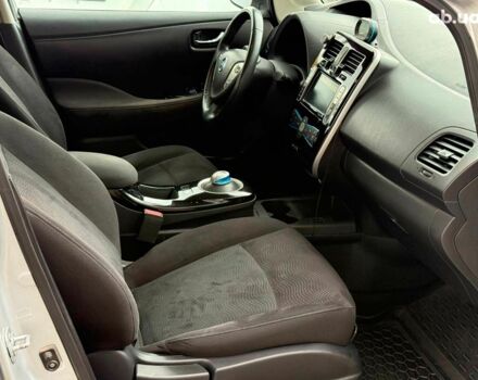 Сірий Ніссан Ліф, об'ємом двигуна 0 л та пробігом 112 тис. км за 8390 $, фото 11 на Automoto.ua