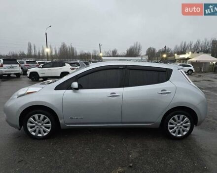 Серый Ниссан Лиф, объемом двигателя 0 л и пробегом 103 тыс. км за 6999 $, фото 6 на Automoto.ua