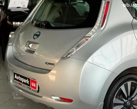 Сірий Ніссан Ліф, об'ємом двигуна 0 л та пробігом 112 тис. км за 8390 $, фото 3 на Automoto.ua