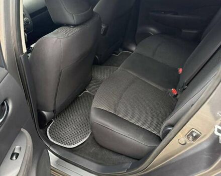 Серый Ниссан Лиф, объемом двигателя 0 л и пробегом 162 тыс. км за 7000 $, фото 14 на Automoto.ua