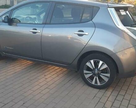 Сірий Ніссан Ліф, об'ємом двигуна 0 л та пробігом 93 тис. км за 8400 $, фото 2 на Automoto.ua