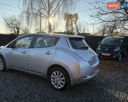 Серый Ниссан Лиф, объемом двигателя 0 л и пробегом 128 тыс. км за 6500 $, фото 6 на Automoto.ua