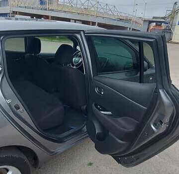 Серый Ниссан Лиф, объемом двигателя 0 л и пробегом 127 тыс. км за 8000 $, фото 19 на Automoto.ua