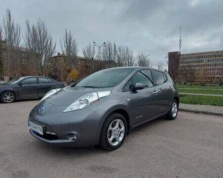 Серый Ниссан Лиф, объемом двигателя 0 л и пробегом 127 тыс. км за 8000 $, фото 2 на Automoto.ua