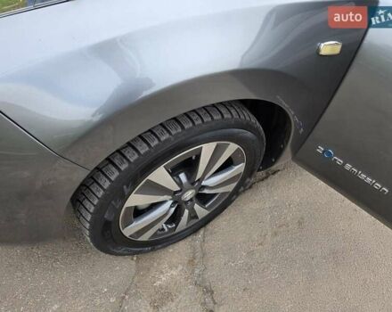 Серый Ниссан Лиф, объемом двигателя 0 л и пробегом 115 тыс. км за 8000 $, фото 19 на Automoto.ua