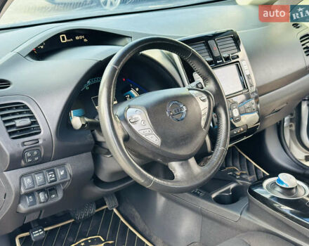Серый Ниссан Лиф, объемом двигателя 0 л и пробегом 67 тыс. км за 8500 $, фото 13 на Automoto.ua