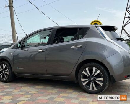 Сірий Ніссан Ліф, об'ємом двигуна 30 л та пробігом 128 тис. км за 10900 $, фото 4 на Automoto.ua