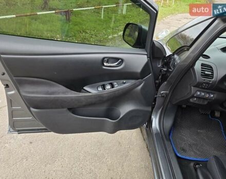 Серый Ниссан Лиф, объемом двигателя 0 л и пробегом 115 тыс. км за 8000 $, фото 10 на Automoto.ua