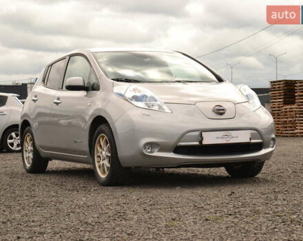Серый Ниссан Лиф, объемом двигателя 0 л и пробегом 99 тыс. км за 6650 $, фото 4 на Automoto.ua