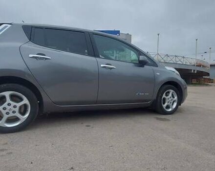 Серый Ниссан Лиф, объемом двигателя 0 л и пробегом 127 тыс. км за 8000 $, фото 4 на Automoto.ua