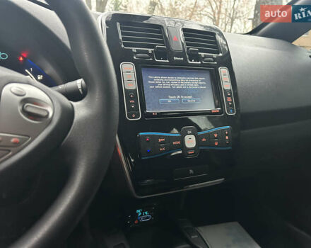Сірий Ніссан Ліф, об'ємом двигуна 0 л та пробігом 111 тис. км за 8100 $, фото 6 на Automoto.ua
