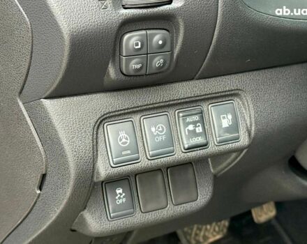 Сірий Ніссан Ліф, об'ємом двигуна 0 л та пробігом 112 тис. км за 8390 $, фото 6 на Automoto.ua