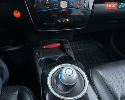 Серый Ниссан Лиф, объемом двигателя 0 л и пробегом 130 тыс. км за 5400 $, фото 20 на Automoto.ua