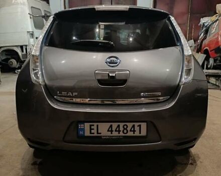 Серый Ниссан Лиф, объемом двигателя 0 л и пробегом 100 тыс. км за 6450 $, фото 6 на Automoto.ua