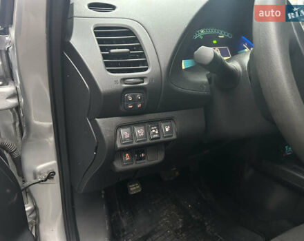 Сірий Ніссан Ліф, об'ємом двигуна 0 л та пробігом 111 тис. км за 8100 $, фото 4 на Automoto.ua