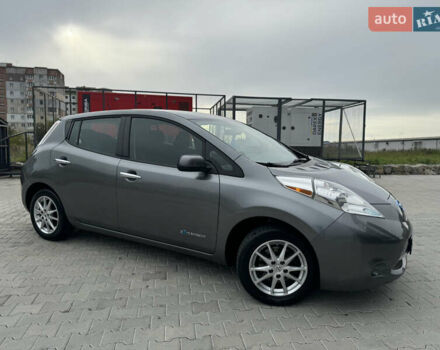 Серый Ниссан Лиф, объемом двигателя 0 л и пробегом 96 тыс. км за 5800 $, фото 7 на Automoto.ua