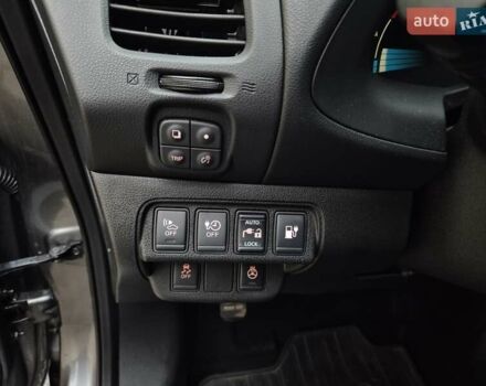 Сірий Ніссан Ліф, об'ємом двигуна 0 л та пробігом 102 тис. км за 7400 $, фото 22 на Automoto.ua