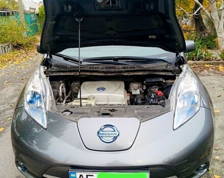 Серый Ниссан Лиф, объемом двигателя 80 л и пробегом 104 тыс. км за 7700 $, фото 3 на Automoto.ua