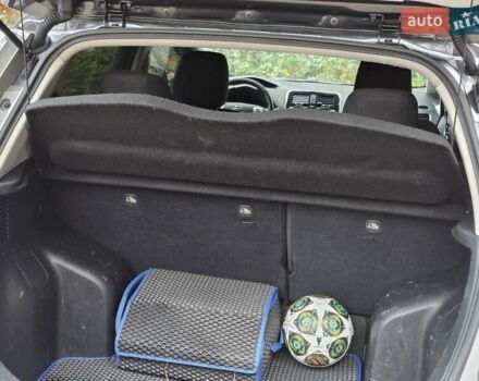 Серый Ниссан Лиф, объемом двигателя 0 л и пробегом 115 тыс. км за 8000 $, фото 14 на Automoto.ua