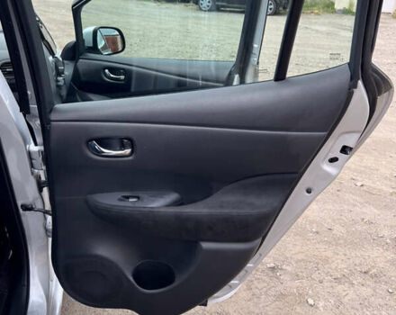 Серый Ниссан Лиф, объемом двигателя 0 л и пробегом 105 тыс. км за 11900 $, фото 13 на Automoto.ua