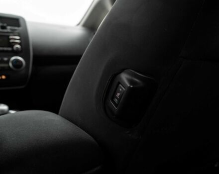 Серый Ниссан Лиф, объемом двигателя 0 л и пробегом 174 тыс. км за 5800 $, фото 21 на Automoto.ua