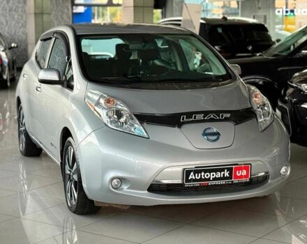 Сірий Ніссан Ліф, об'ємом двигуна 0 л та пробігом 112 тис. км за 8390 $, фото 2 на Automoto.ua