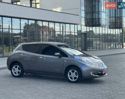 Сірий Ніссан Ліф, об'ємом двигуна 0 л та пробігом 74 тис. км за 8300 $, фото 3 на Automoto.ua