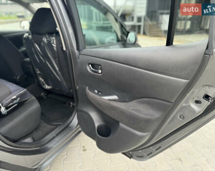 Серый Ниссан Лиф, объемом двигателя 0 л и пробегом 96 тыс. км за 5800 $, фото 31 на Automoto.ua