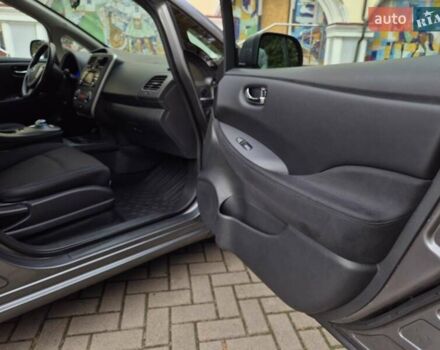 Сірий Ніссан Ліф, об'ємом двигуна 0 л та пробігом 92 тис. км за 7300 $, фото 14 на Automoto.ua