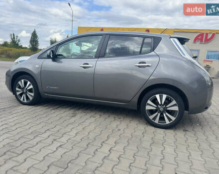Сірий Ніссан Ліф, об'ємом двигуна 0 л та пробігом 103 тис. км за 7400 $, фото 5 на Automoto.ua