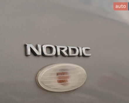 Серый Ниссан Лиф, объемом двигателя 0 л и пробегом 99 тыс. км за 6650 $, фото 41 на Automoto.ua