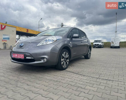 Сірий Ніссан Ліф, об'ємом двигуна 0 л та пробігом 103 тис. км за 7400 $, фото 3 на Automoto.ua